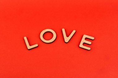 Sevgiyi, ilişkileri ve insanların duygusal bağ ihtiyacını temsil eden mektuplar..