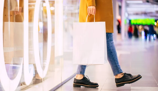 Fechar Foto Mulher Com Saco Compras Shopping Comprar Algumas Roupas — Fotografia de Stock