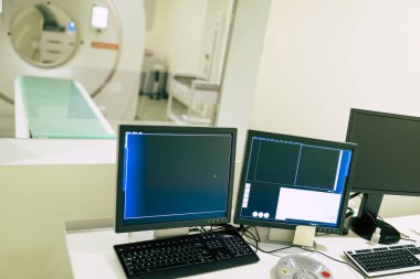 Tıbbi Malzeme ve Sağlık Hizmetleri. Modern hastanedeki manyetik rezonans görüntüleme taraması veya bilgisayarlı tomografi cihazı.