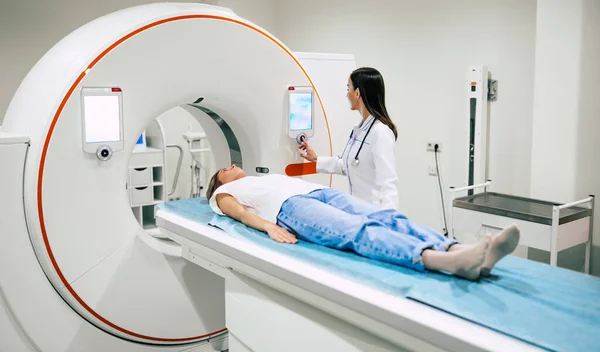 Professional Doctor Radiologist Medical Laboratory Controls Magnetic Resonance Imaging Computed — Stock Photo, Image