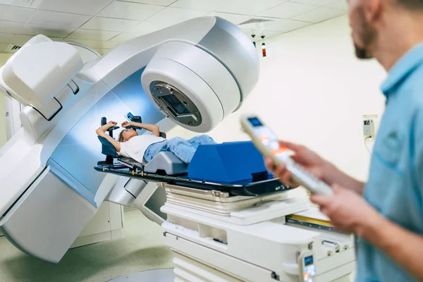 Tratamento Câncer Uma Clínica Médica Moderna Privada Hospital Com Acelerador — Fotografia de Stock