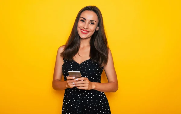 Cute Modern Confident Young Brunette Woman Using Her Smart Phone —  Fotos de Stock