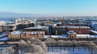 Tallinn Şehri Kış Hava Panoraması, Estonya - 4K Drone Video