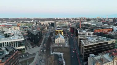 Tallinn, Estonya 'daki Rotermanni Quarter ve Modern Şehir Hava Aracı Görünümü