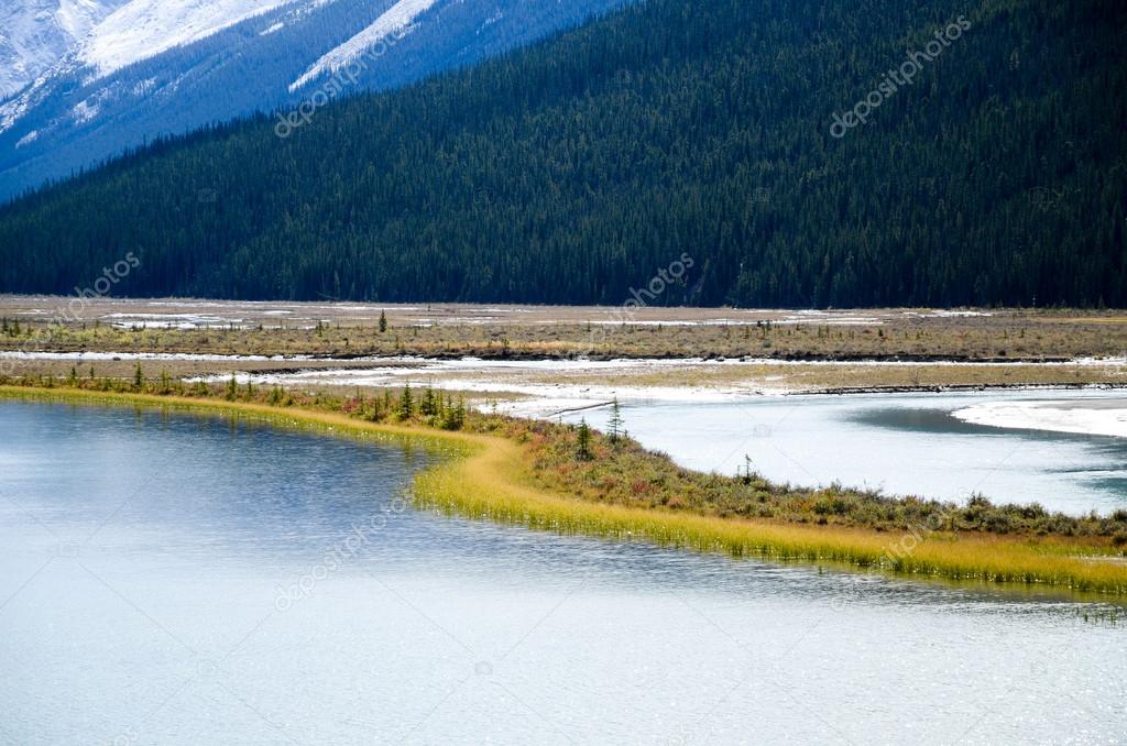 Canadian Rockies, Autumn Scenery of Icefields Parkway