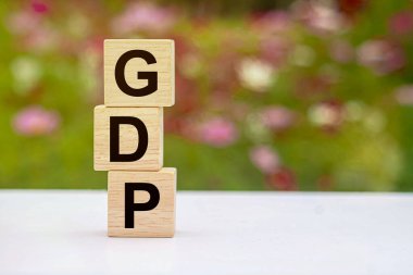 GSYİH gayri safi yurtiçi hasılayı temsil ediyor ve bu da bir ülke içindeki tüm ekonomik faaliyetlerin bir zaman dilimi içindeki büyüklüğünü ve değerini ölçen önemli bir ekonomik tedbir..