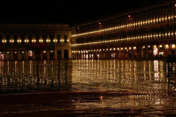 Lluvia nocturna en Venecia — Foto de Stock