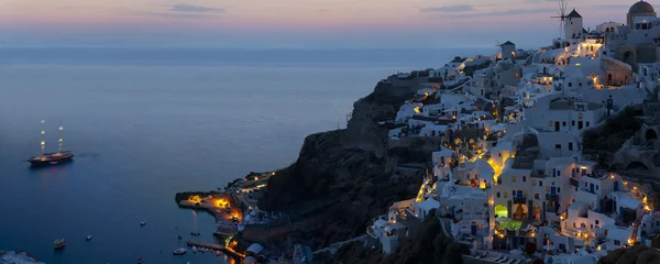 Serata romantica a Oia Santorini — Foto Stock