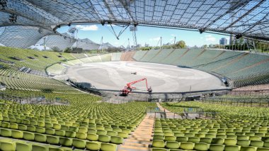 Münih, Almanya, 24 Nisan, 2016: Münih Almanya Olimpik Stadyum görünümünü
