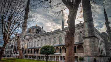 Istanbul, Türkiye - 9 Şubat 2013: Sultanahmet Camii (Sultanahmet Cami) Sultanahmet, Istanbul, Türkiye