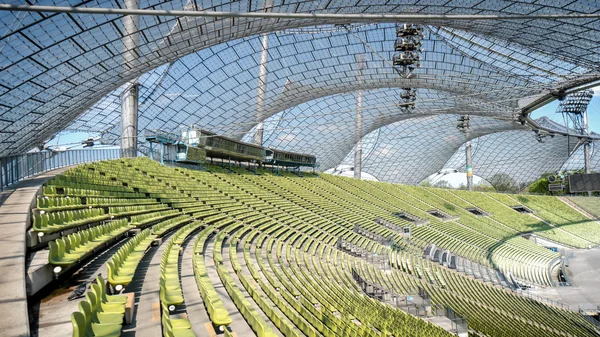 Munique, Alemanha, 24 de abril de 2016: Vista do Estádio Olímpico de Munique Alemanha — Fotografia de Stock