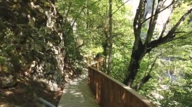 Kastamonu 'daki Kure Dağları Milli Parkı' ndaki Horma Kanyonu 'na yürüyüş yolu.