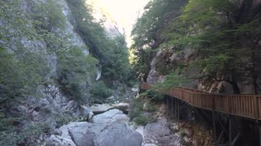Kastamonu 'daki Kure Dağları Milli Parkı' ndaki Horma Kanyonu 'na yürüyüş yolu.