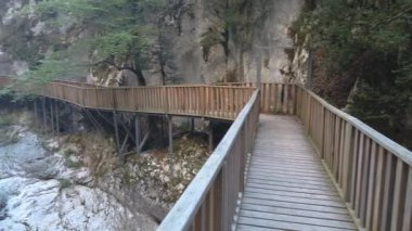 Kastamonu 'daki Kure Dağları Milli Parkı' ndaki Horma Kanyonu 'na yürüyüş yolu.