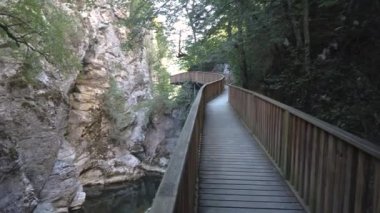 Kastamonu 'daki Kure Dağları Milli Parkı' ndaki Horma Kanyonu 'na yürüyüş yolu.