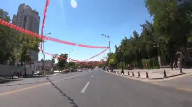 Ankara, Türkiye - Ağustos 2020: Bakış açısı Ulus şehir merkezinden geçiyor