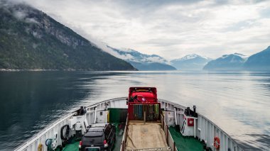 Norveç, Mayıs 2016: Feribot Norveç fiyorduyla denize açıldı