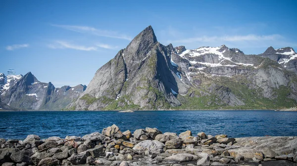 Hermoso Paisaje Natural Noruega Con Montañas Junto Mar Noruega — Foto de Stock