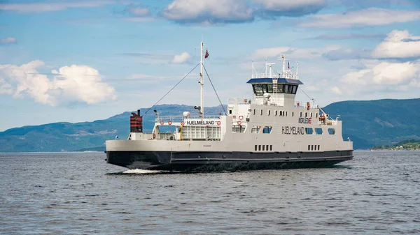 Noruega Mayo 2016 Ferry Boat Sailing Norwegian Fjord — Foto de Stock