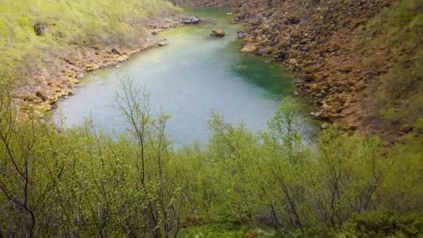 Asbyrgi Glacial Canyon Norte Islândia Floresta Asbyrgisskogur Lago Botnstjorn Estão — Vídeo de Stock