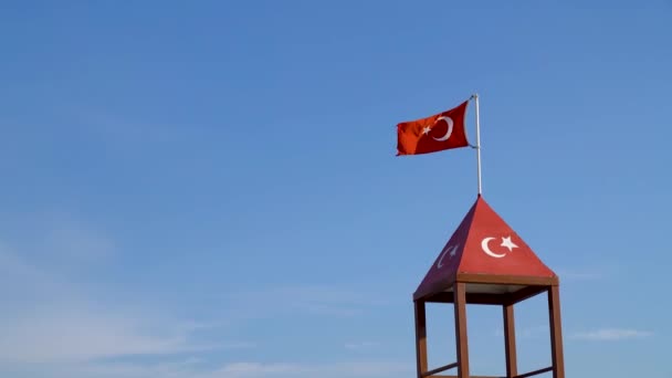 Die Türkische Flagge Weht Blauen Himmel Türkei Flagge Weht Bei — Stockvideo