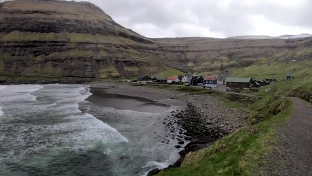 Village Tjornuvik Streymoy Драматичний Гірський Ландшафт Фарерських Островах Данія Європа — стокове відео