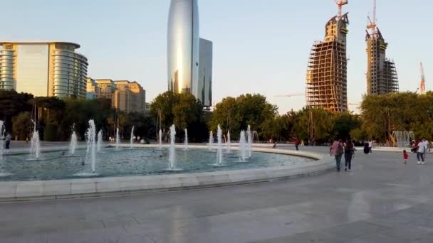 Bakú Azerbaiyán Julio 2019 Fuente Bakú National Seaside Park Frente — Vídeos de Stock