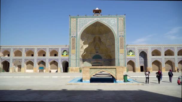 Isfahan Iran Maj 2019 Turyści Wewnętrznym Dziedzińcu Meczetu Jameh — Wideo stockowe