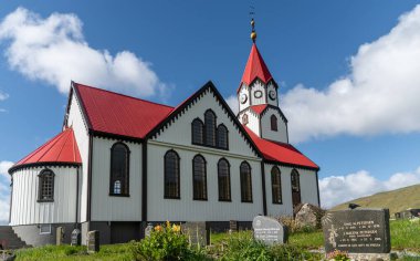 Sandavagur, Faroe Adaları - Ağustos 2019: Vagar, Faroe Adaları 'ndaki Sandavagur Kilisesi