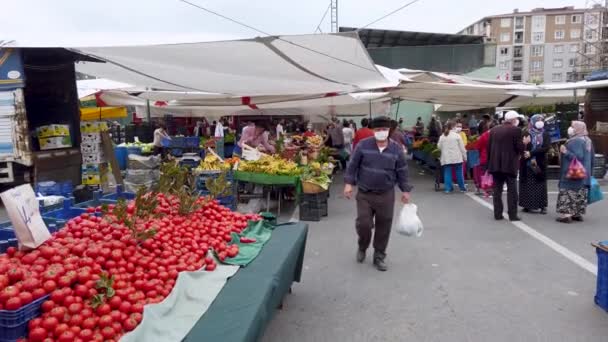 Stambuł Turcja Maj 2021 Tureccy Mieszkańcy Kupują Tureckim Bazarze Sprzedaż — Wideo stockowe