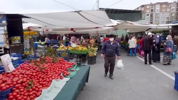 Istanbul Türkei Mai 2021 Einheimische Türken Kaufen Auf Einem Türkischen — Stockvideo