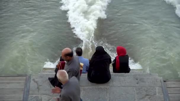 Isfahan Iran May 2019 Iranian People Khaju Bridge Sitting Zayandeh — Stock Video