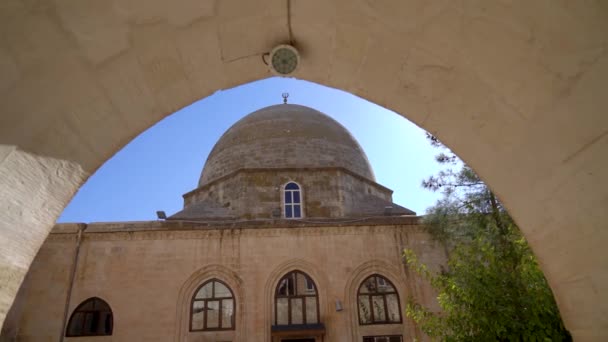 Mardin Turkey January 2020 Sehidiye Mosque Its Dome — 图库视频影像
