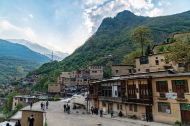 Masuleh, İran - Mayıs 2019: Gilan ilinin geleneksel Masuleh köyünde evler