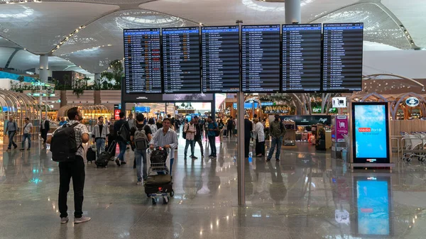 Κωνσταντινούπολη Τουρκία Ιούλιος 2019 Χρονοδιάγραμμα Πληροφοριών Πτήσης Στο Νέο Αεροδρόμιο — Φωτογραφία Αρχείου