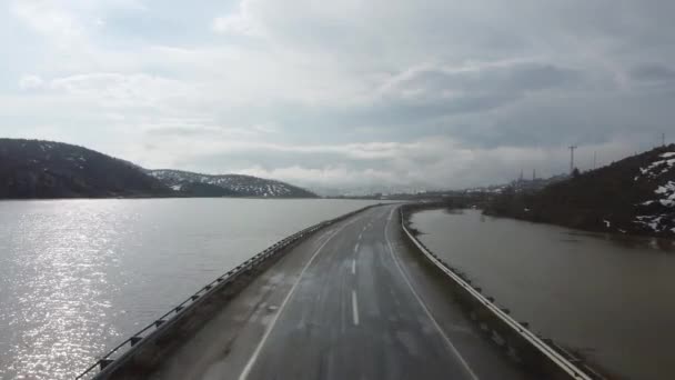 Bitlis Türkei Februar 2020 Auto Fährt Auf Asphaltstraße Mit Winterlandschaft — Stockvideo