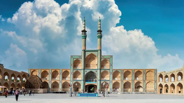 Yazd Irán Mayo 2019 Gente Local Turistas Alrededor Puerta Minaretes — Foto de Stock