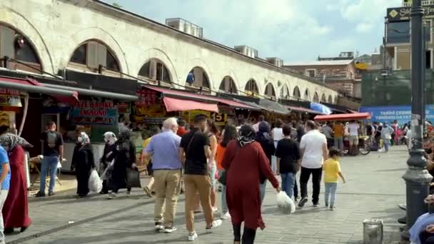 Isztambul Törökország 2019 Október Emberek Tömegei Vásárolnak Eminonu Kerületben Isztambul — Stock videók