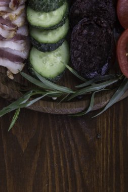 gıda ile ahşap masa