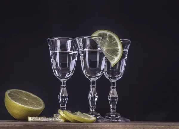 알코올 유리 배경으로 설정 — 스톡 사진