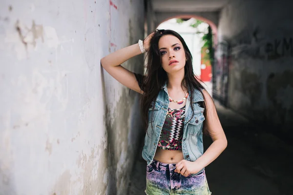 Beautiful young woman hippie — Stock Photo, Image