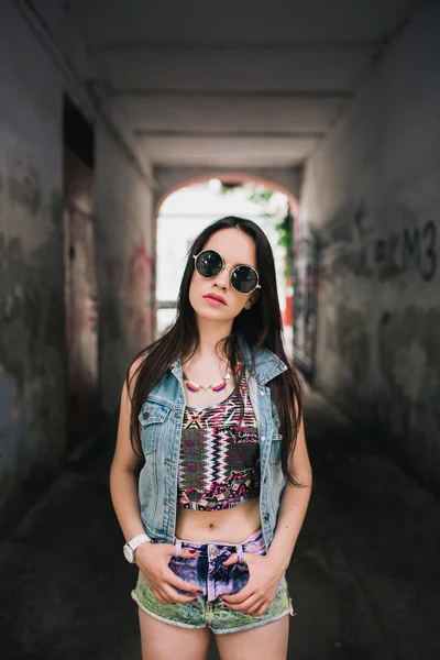 Hermosa joven hippie — Foto de Stock