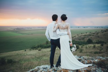 Bir düğün yürüyüş güzel Çift