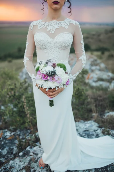 Novia con ramo de boda — Foto de Stock