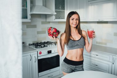 Detoks egzersiz sonra ile genç kız