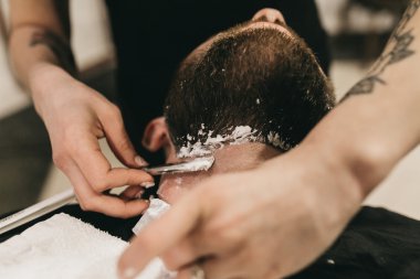 Berber Dükkanı sakallı adam