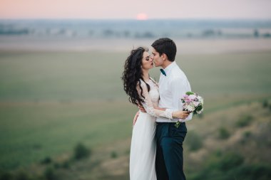 Bir düğün yürüyüş güzel Çift