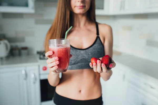 Young girl with detox after workout — Stock Photo, Image