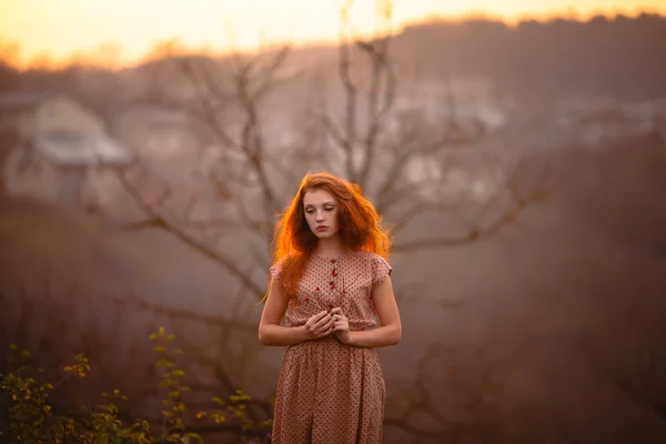 Jovem ruiva menina — Fotografia de Stock