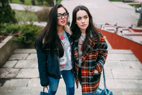 Meninas de rua bonitas — Fotografia de Stock